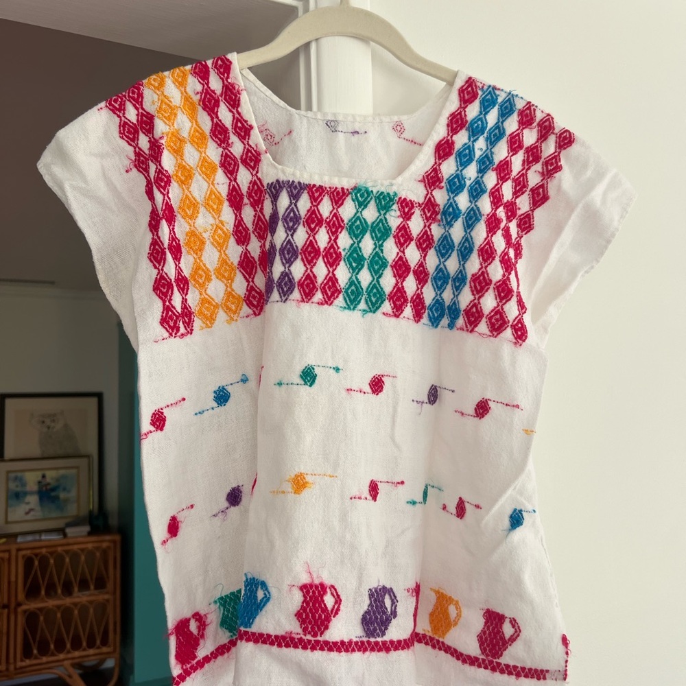 Embroidered Mexican Hupil Top size Small